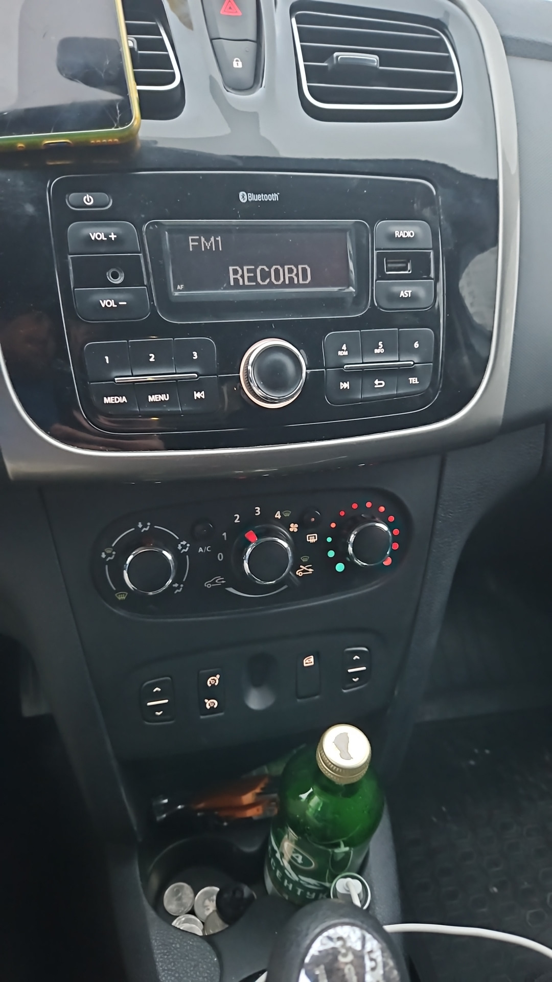 Замена датчика заднего хода — Renault Logan (2G), 1,6 л, 2018 года ...