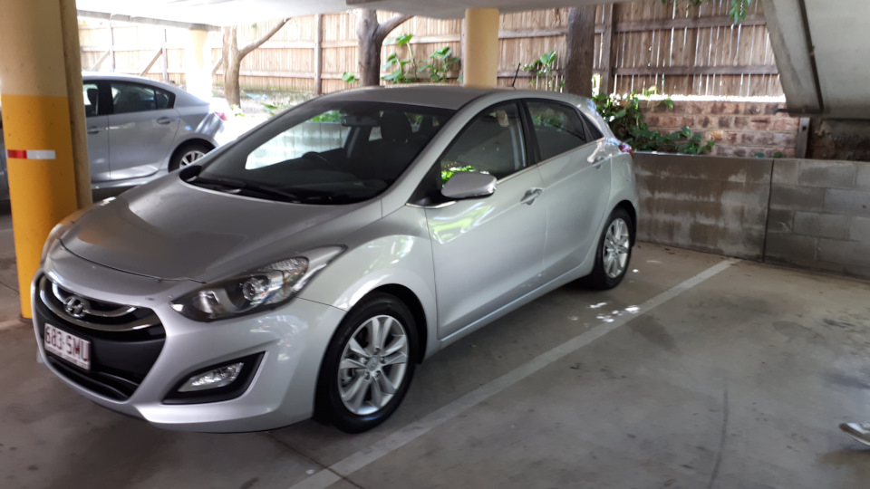 Как заменить лампу стоп сигнала. — Hyundai i30 (2G), 1,8 л, 2012 года ...