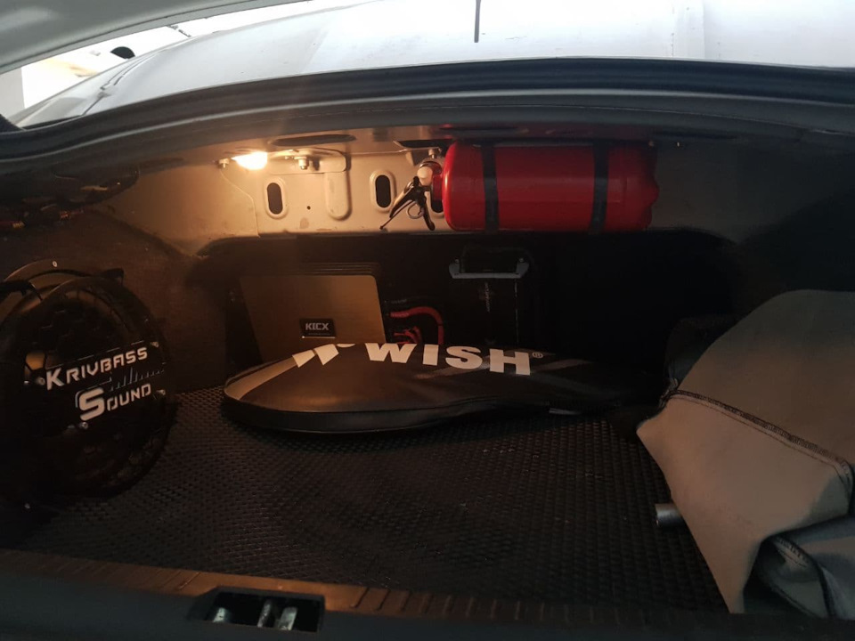 Крепление огнетушителя в багажник — Mitsubishi Lancer X, 2 л, 2009 года ...