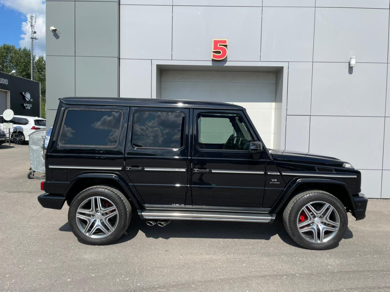 3. G63 amg характеристики. Mercedes benz g class w463. Mercedes g63 2023. G63 amg характеристики.