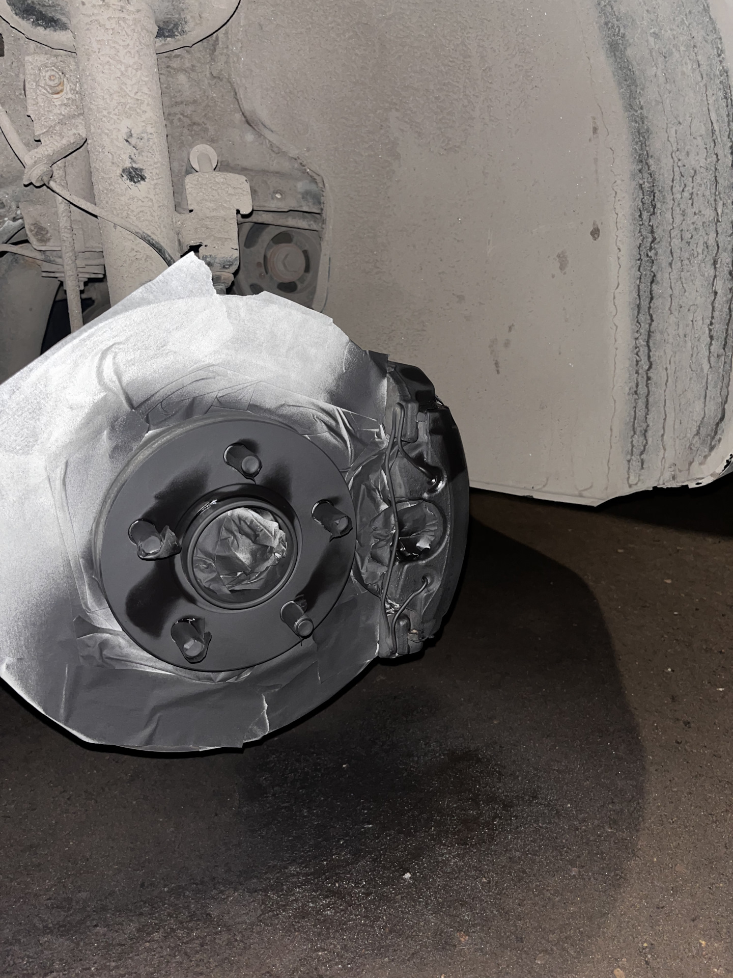 Покраска суппортов без съема — Ford Focus II Hatchback, 1,6 л, 2009 ...