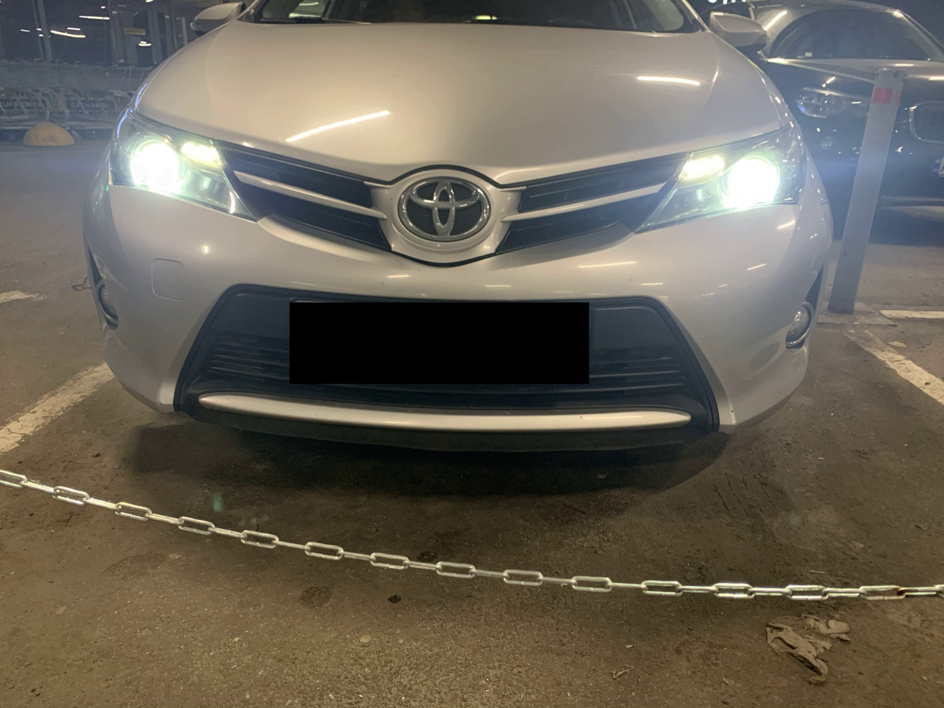 Тойота аурис снимаем фару. Тойота аурис снимаем фару. Тойота аурис снимаем фару. Снятие фар тойота королла. Ремкомплект фар аурис.