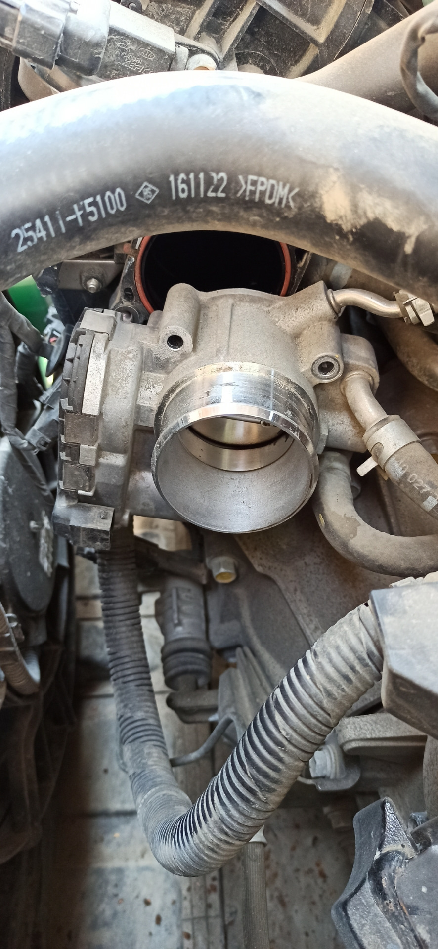 Чистка дроссельной заслонки и кондиционера. — Hyundai Solaris (2G), 1,6 ...