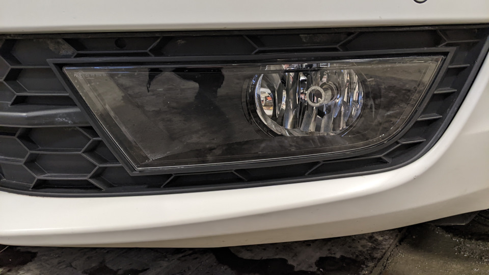 Стало. Видны пузырьки воздуха, пленка еще не высохла. — Skoda Octavia A7 Mk3