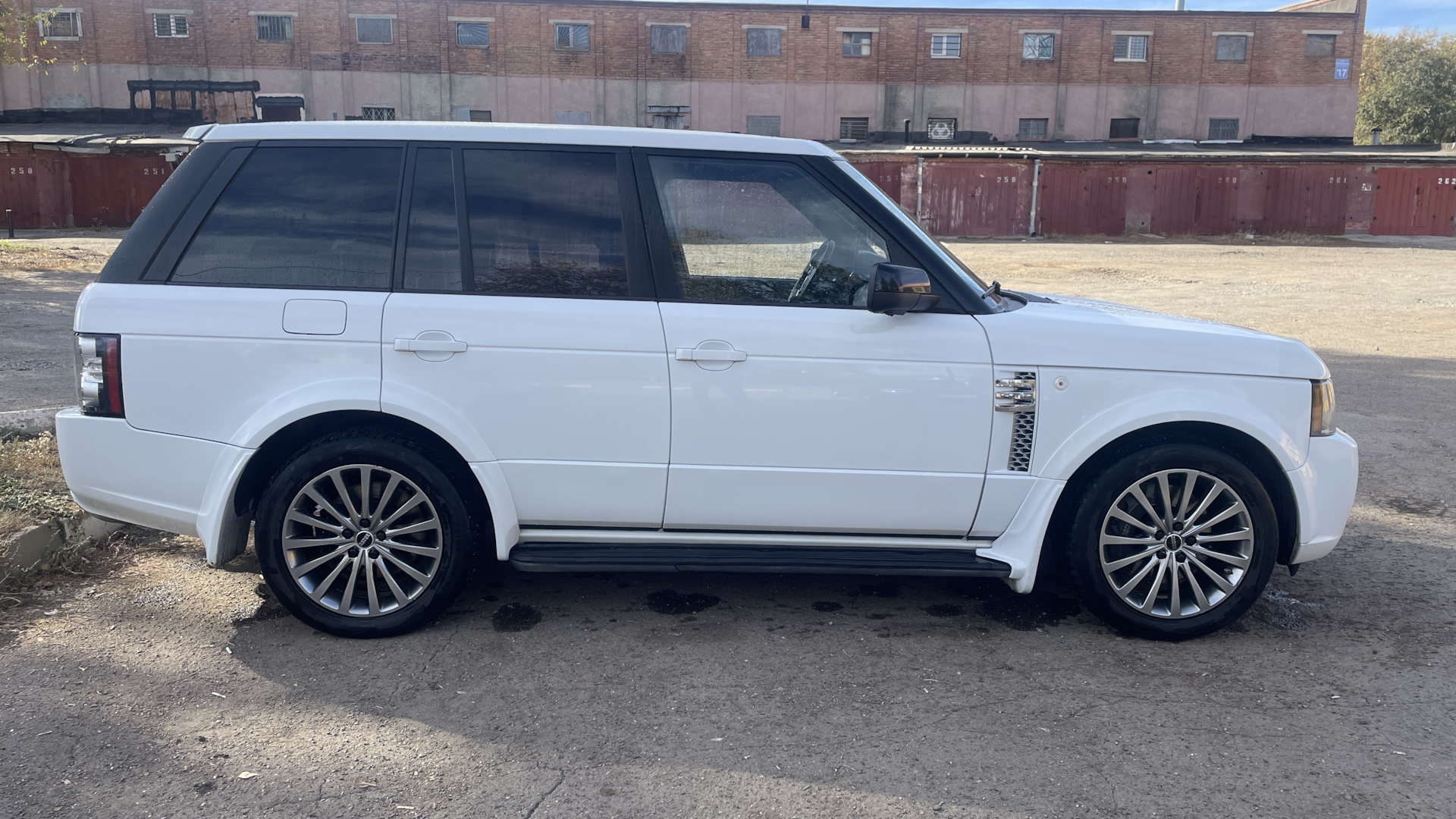 OVERFINCH ZEUS R22 — Land Rover Range Rover (3G), 4,4 л, 2011 года ...