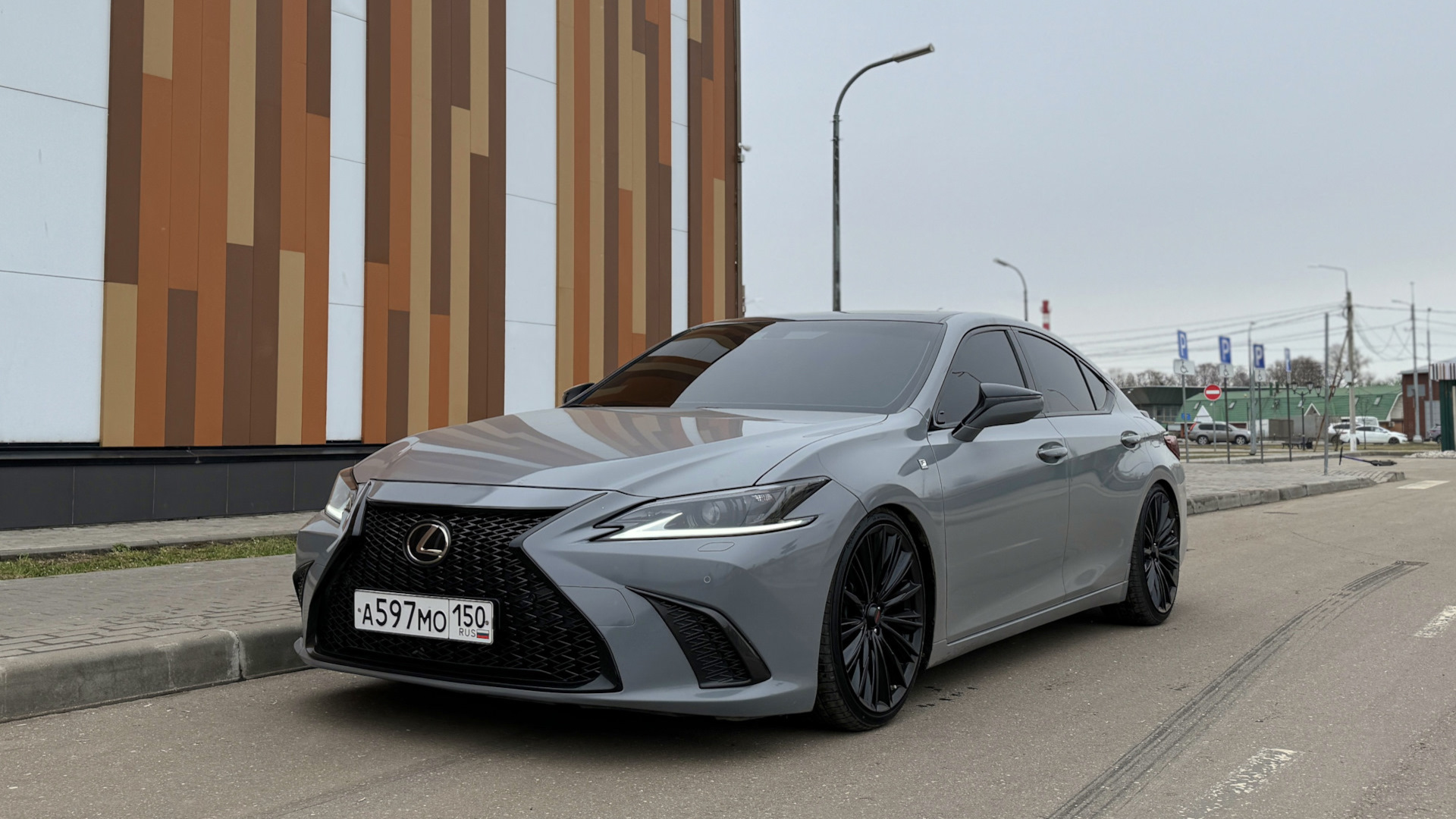 Lexus ES (7G) 2.5 бензиновый 2020 | F-SPORTивная МЫШЬ на DRIVE2