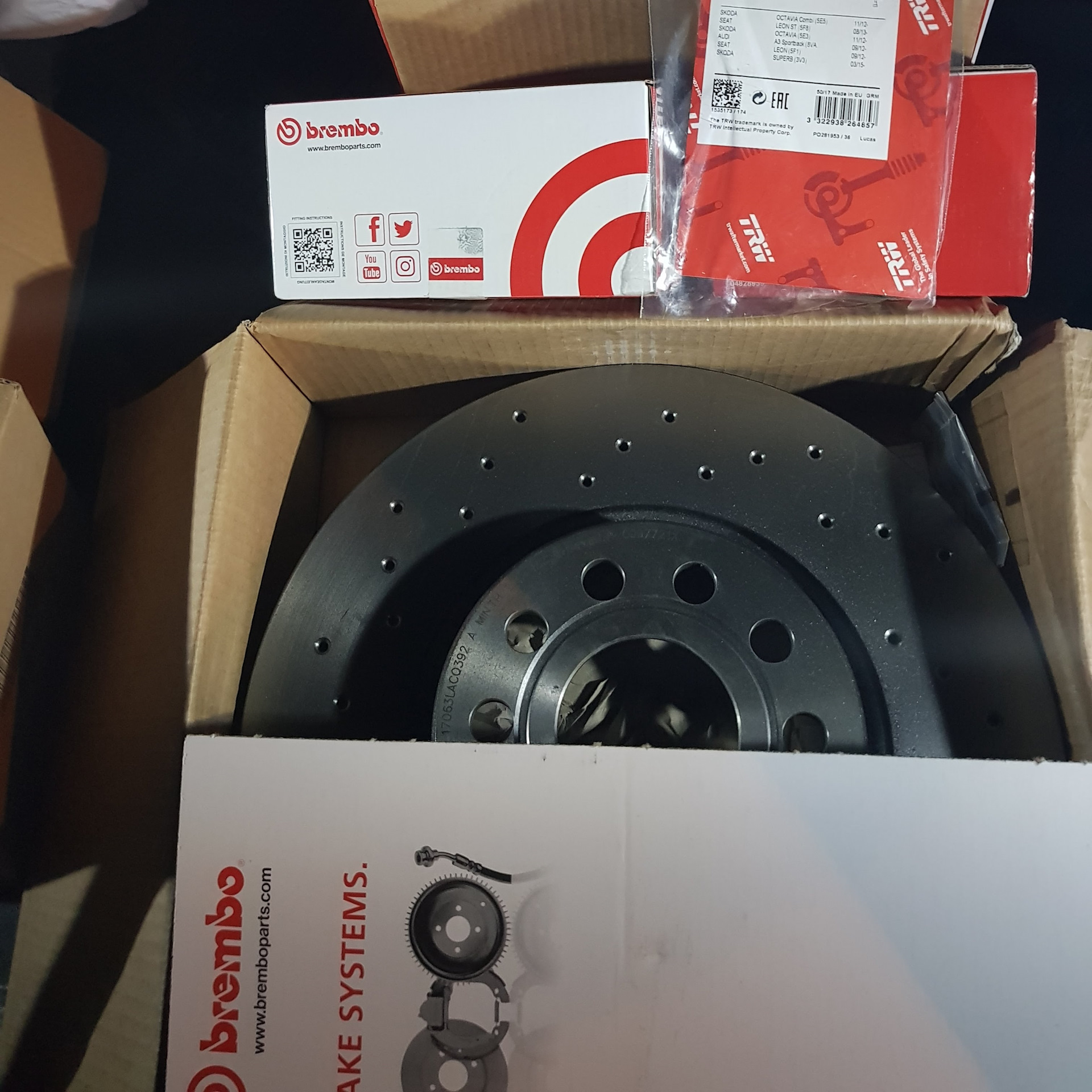 Тормозной диск генезис. Тормозные диски BREMBO Skoda Octavia Tour. BREMBO 08975910 тормозной диск. BREMBO 09691510 диск тормозной.