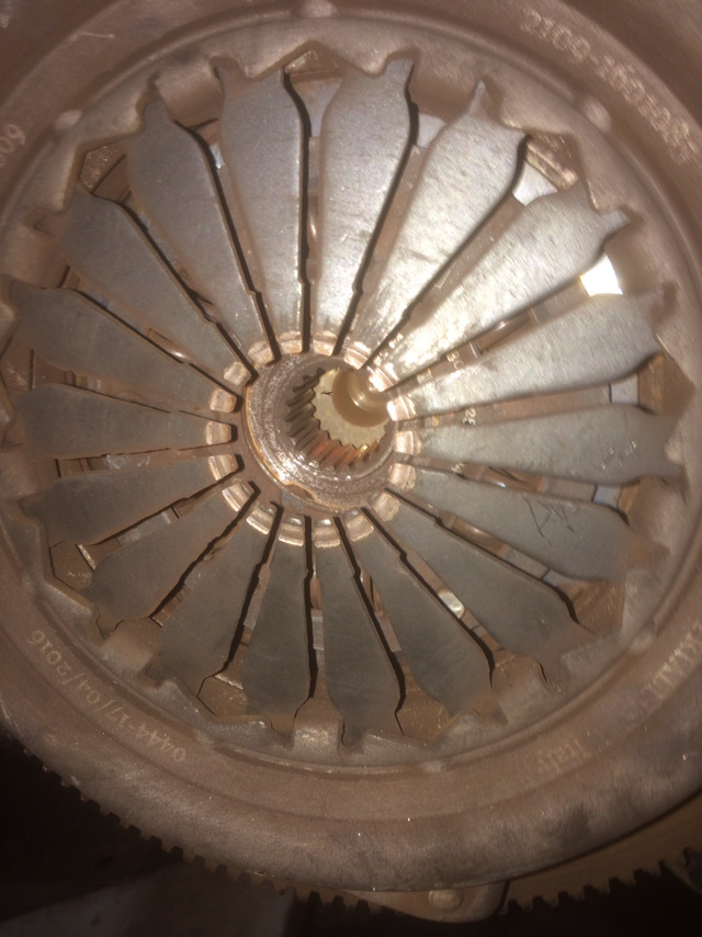 Замена подшипника первичного вала — Lada 2114, 1,5 л, 2006 года ...