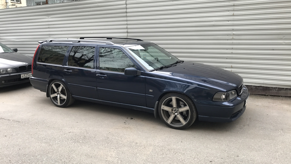 Volvo V70 R