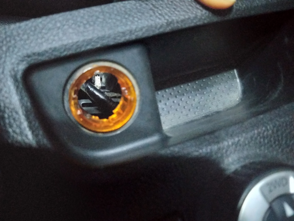 Прикуриватель с подсветкой — Nissan X-Trail II (t31), 2 л, 2012 года ...