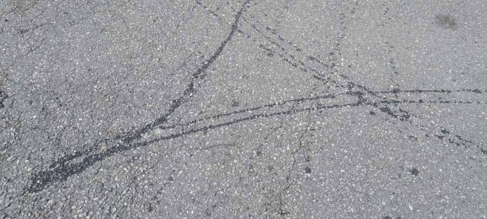 Выдавливает передний сальник коленвала нужен совет — Chrysler Voyager ...