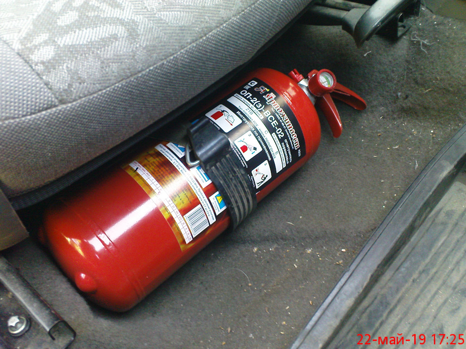 Новый огнетушитель в салон, подтягиваем ручник, новое ОСАГО, замена ...