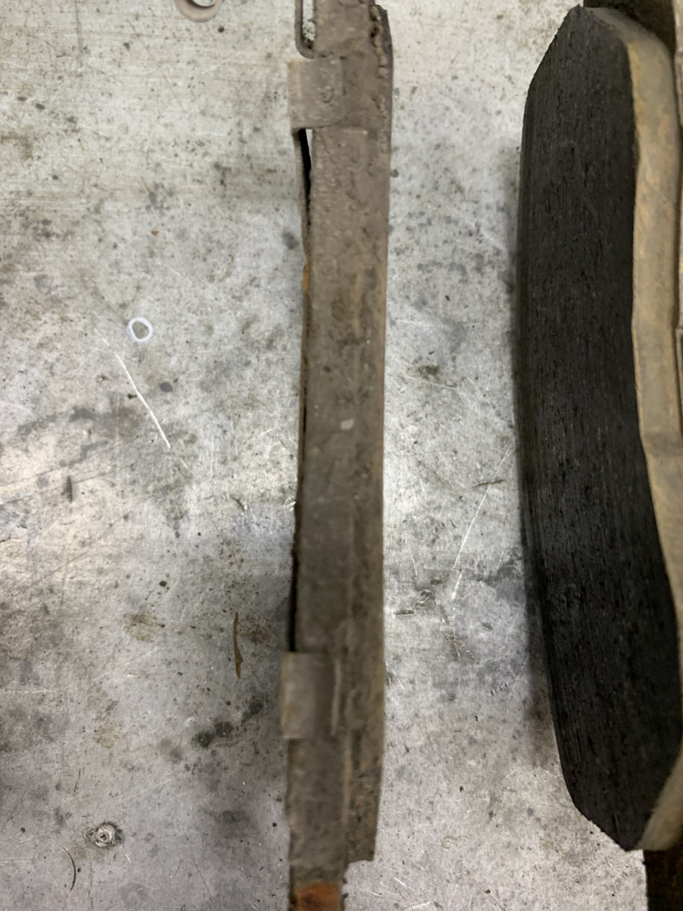 Состояние колодок — Mitsubishi Outlander (3G)