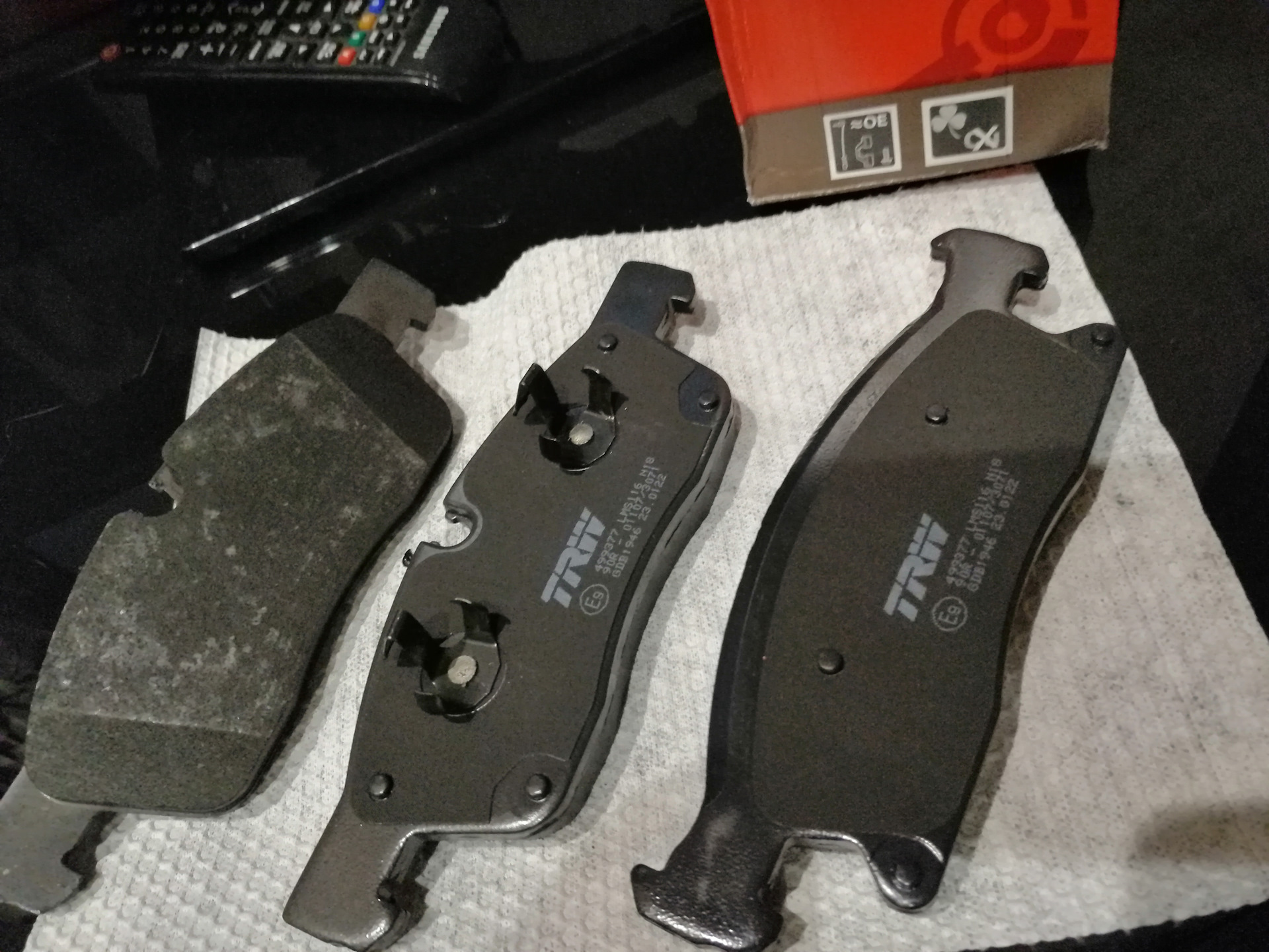 A0074207720 колодки мерседес. Тормозные колодки mercedes w166. Колодки мерседес w166. Gls 166 колодки мерседес. Колодки тормозные мерседес gle 400.