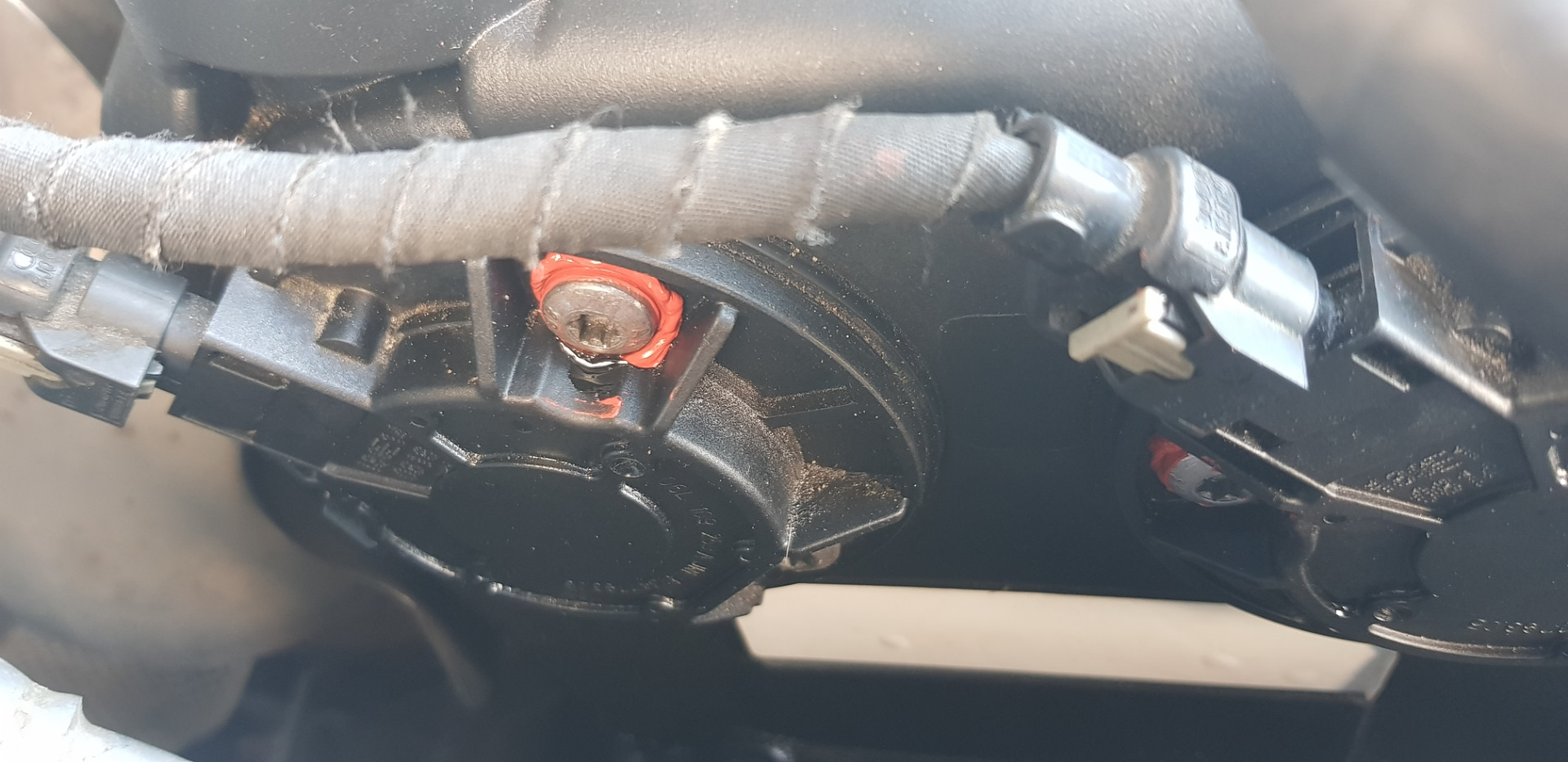 Сопливит масло из под клапана фазорегулятора. Часть 2 — Skoda Octavia ...