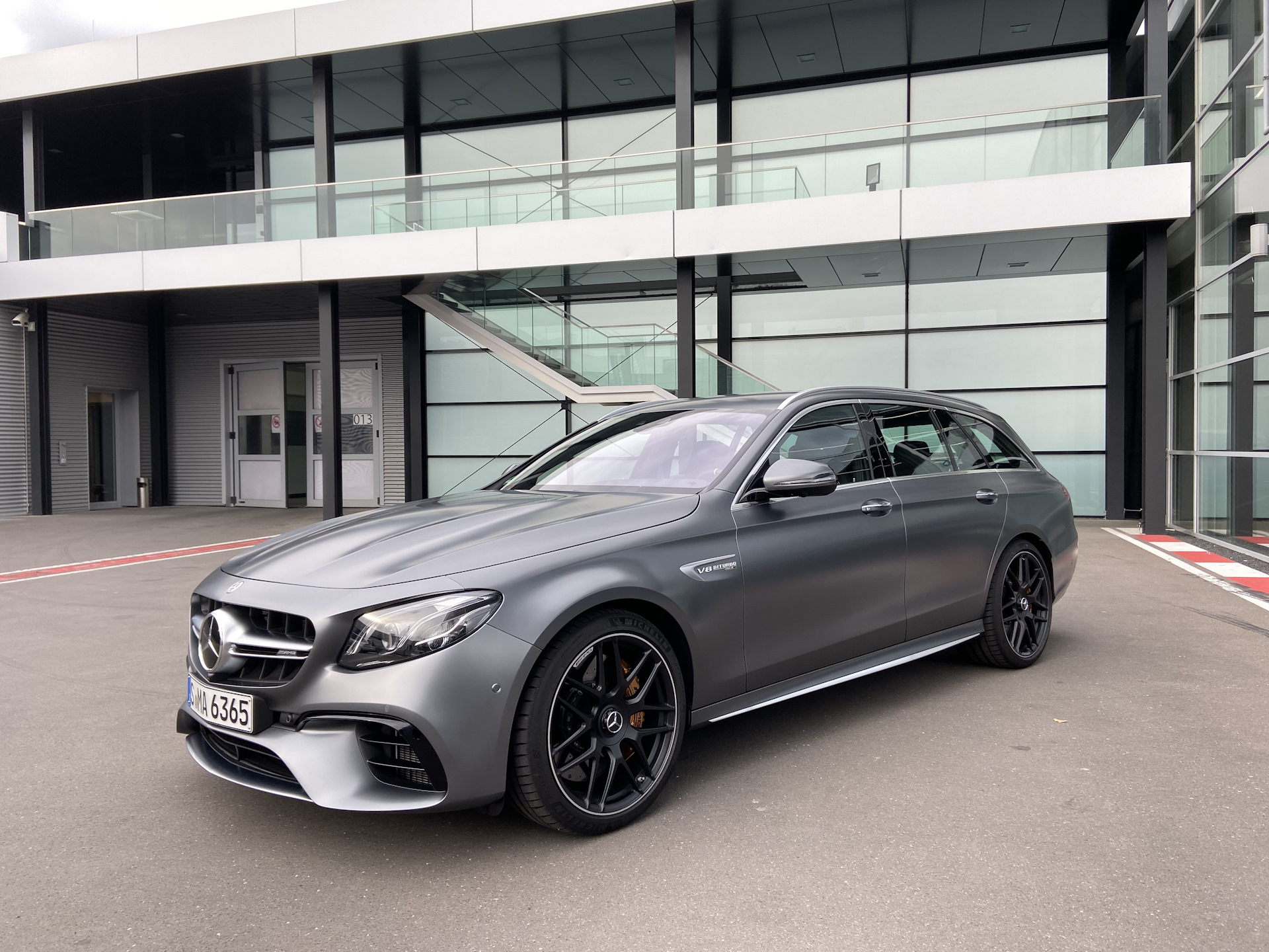 Mercedes-AMG E 63 S – идеальный дрифт-кар за 9 миллионов — «Видеосюжеты» на  DRIVE2