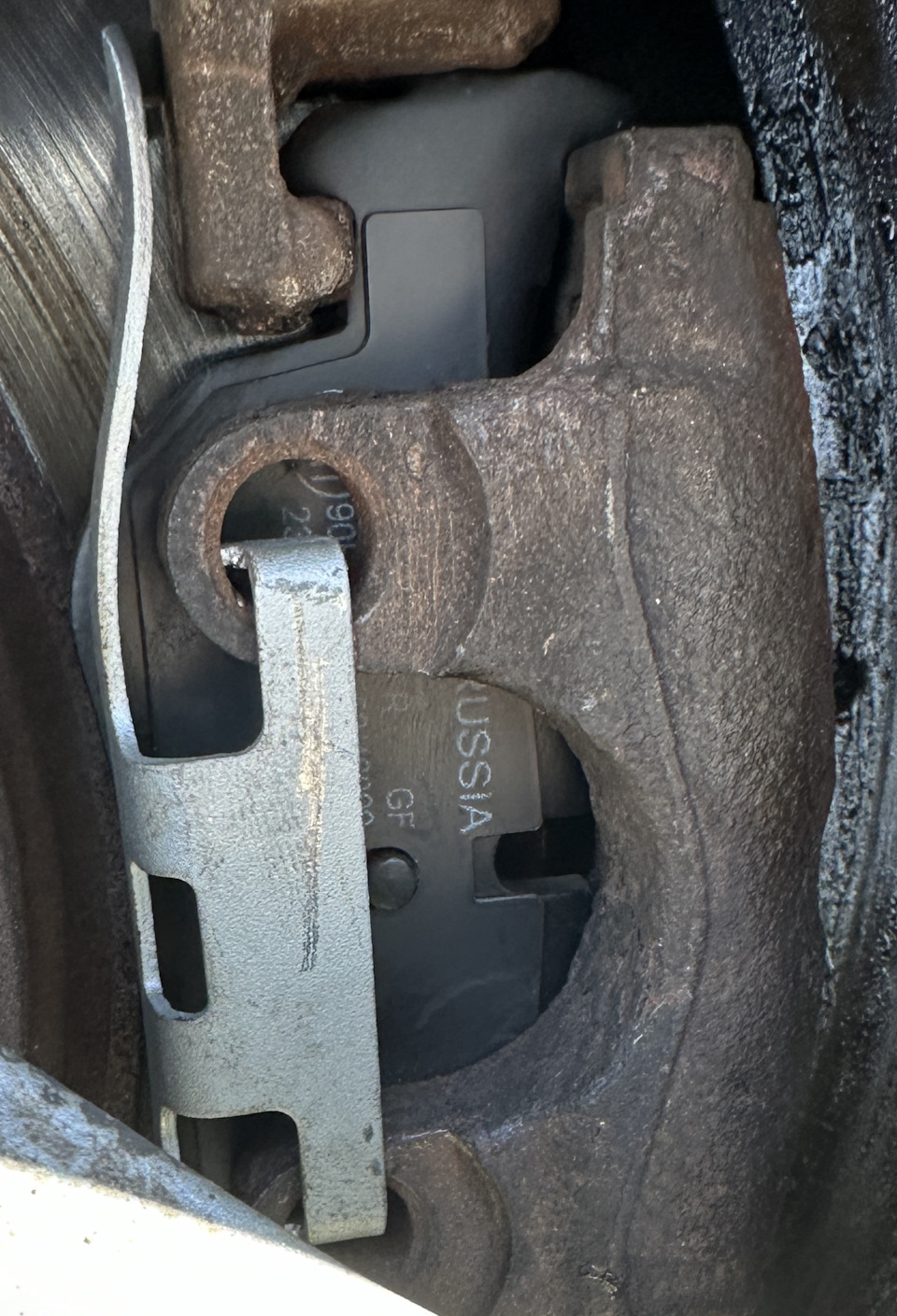 Ремонт второго заднего суппорта — BMW X1 (E84), 2 л, 2012 года | визит ...