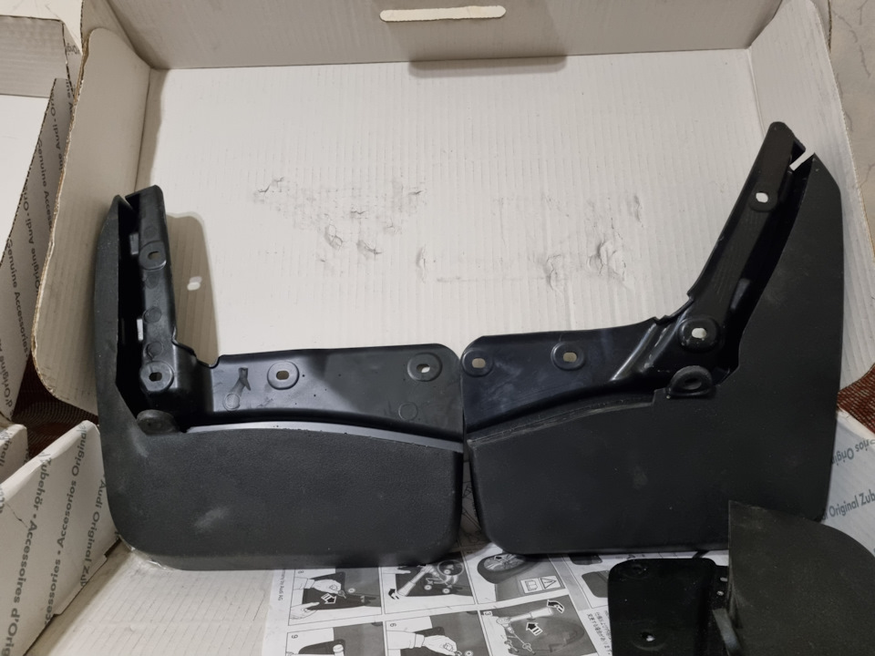 Чем отличаются задние брызговики рест/дорест — Audi A7 Sportback (1G ...