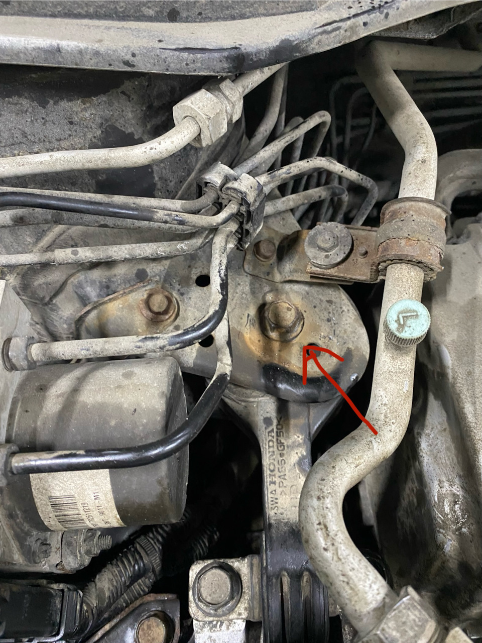 Про болт подушки двигателя — Honda CR-V (RE), 2,4 л, 2008 года ...