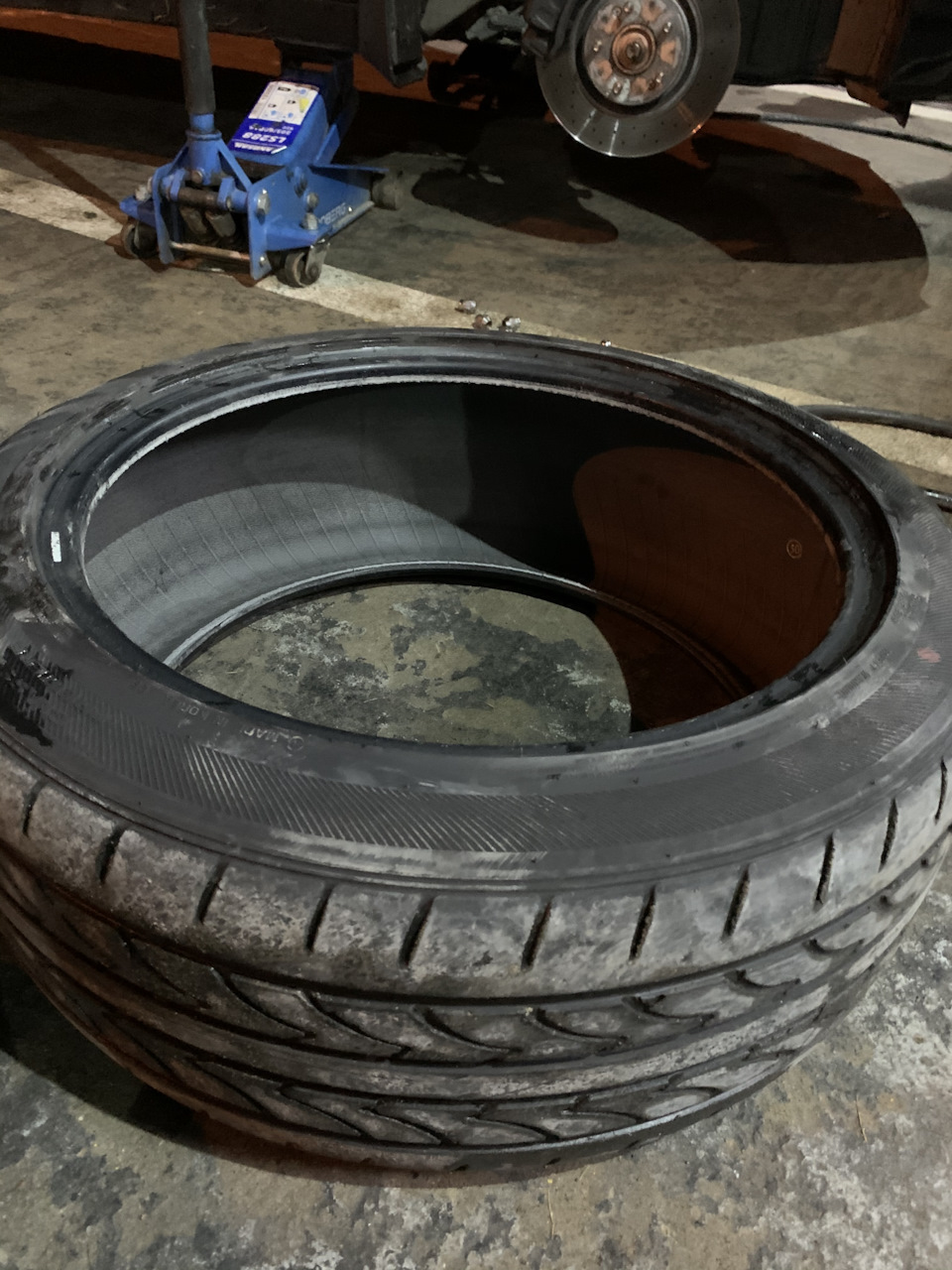 Резина. Ночной шиномонтаж. — Hyundai i40, 2 л., 2014 года | шины | DRIVE2