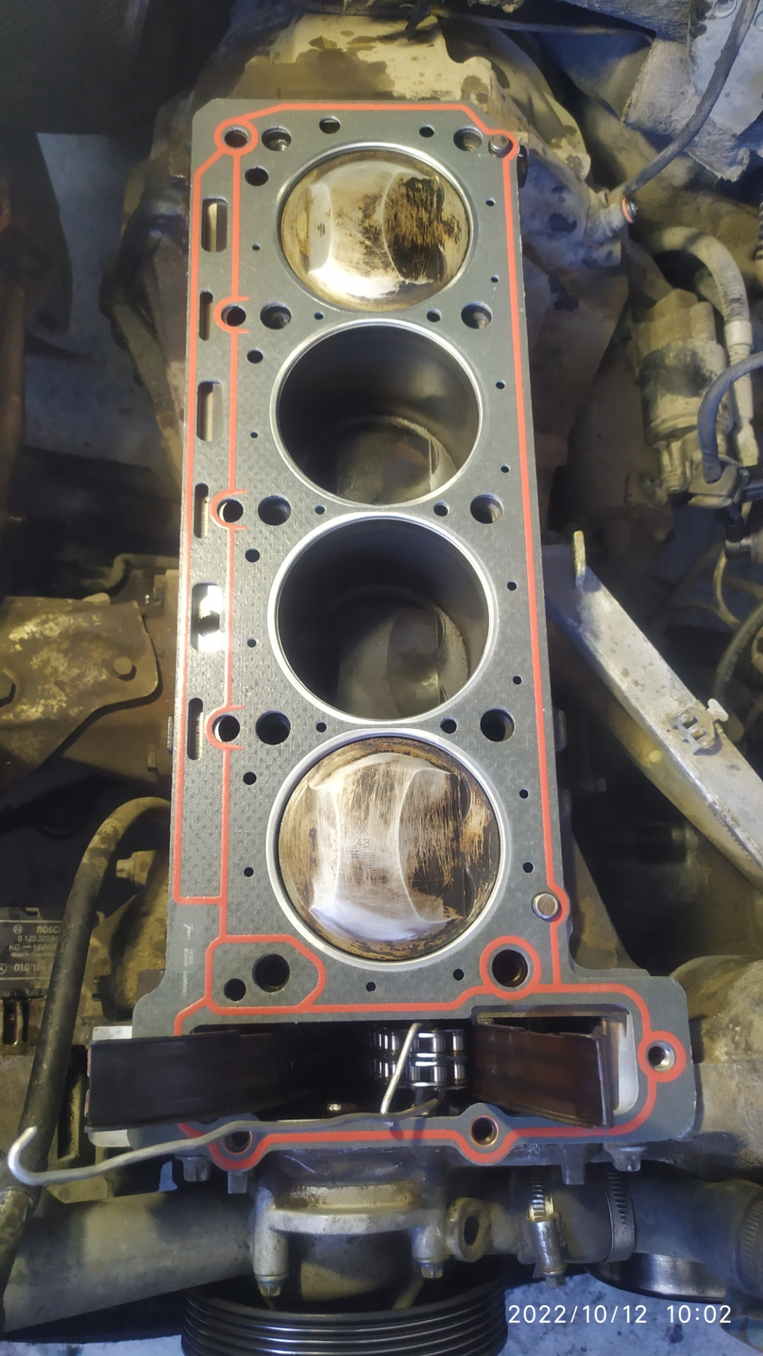 Погнало масло в антифриз — Mercedes-Benz E-class (W210), 2 л, 1997 года ...