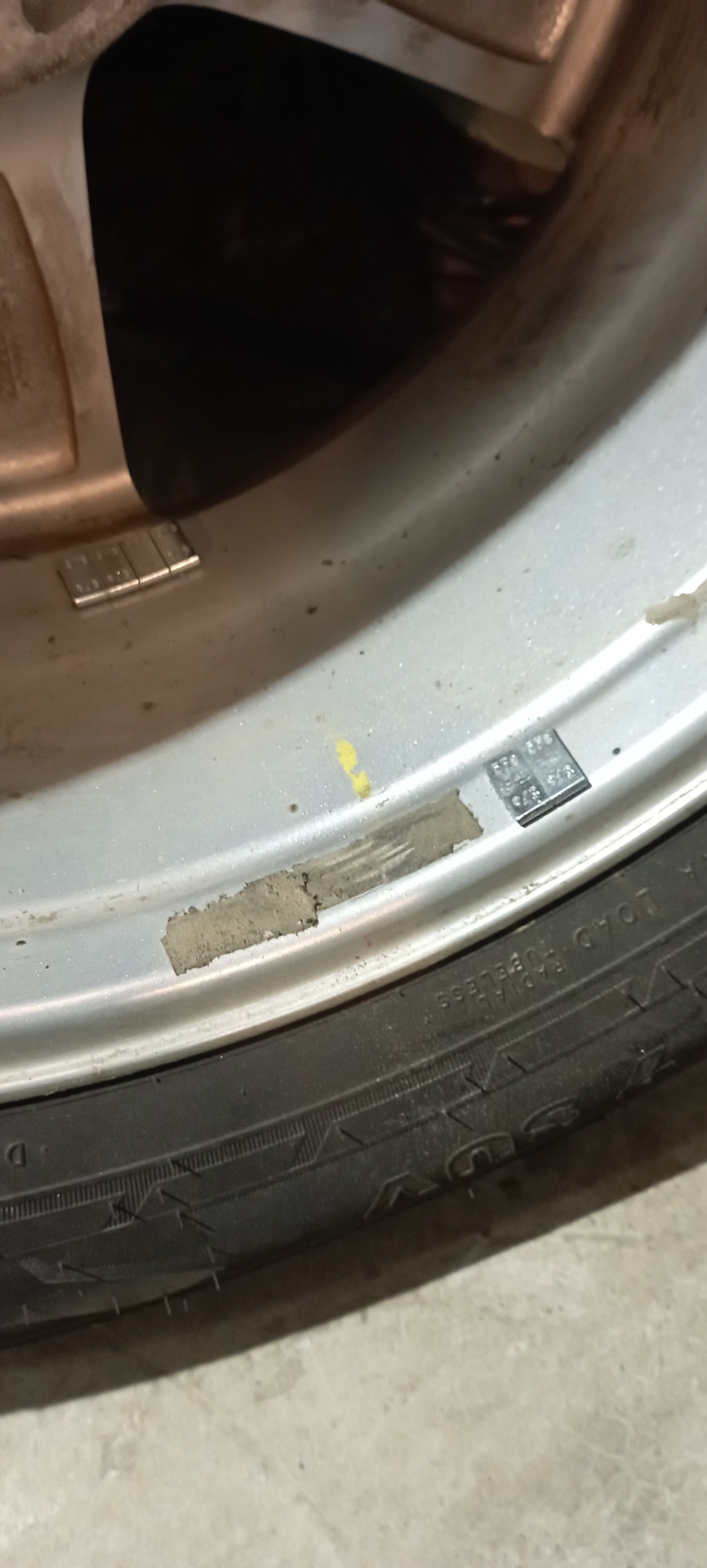 Очистка дисков от остатков грузиков — KIA Sorento (2G), 2,2 л, 2014 ...