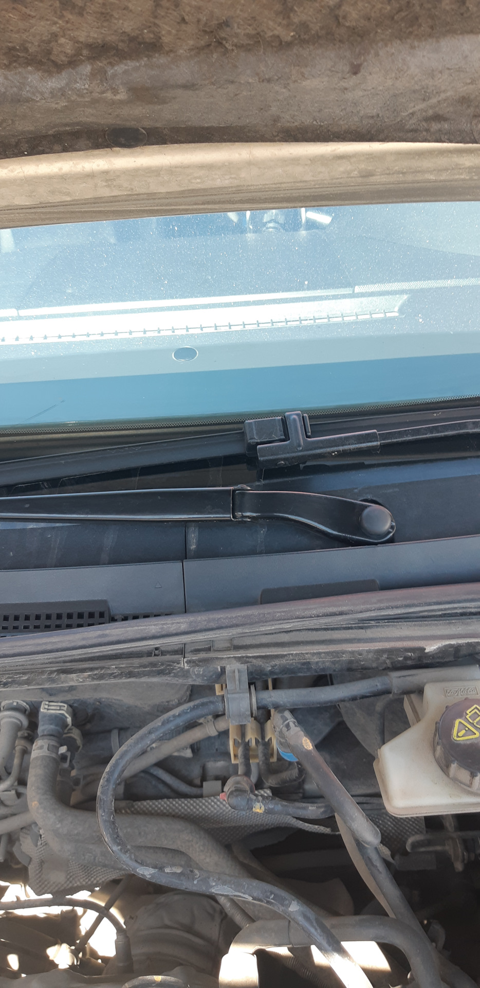 Покраска поводков дворников порошком и замена дворников — Mazda 3 (1G ...