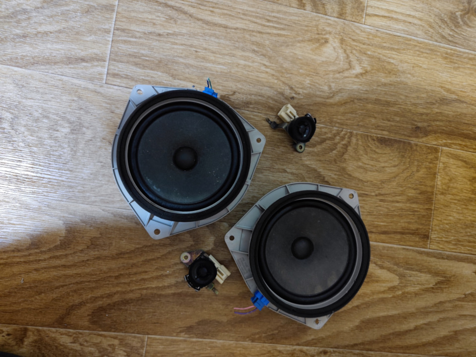 штатные динамики тойота камри авито. штатные динамики тойота калдина.