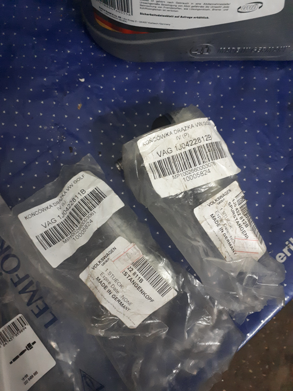 Фото в бортжурнале Volkswagen Golf Mk4. Запчасти на фото: 839894, 1J0422811B, 1J0422812B