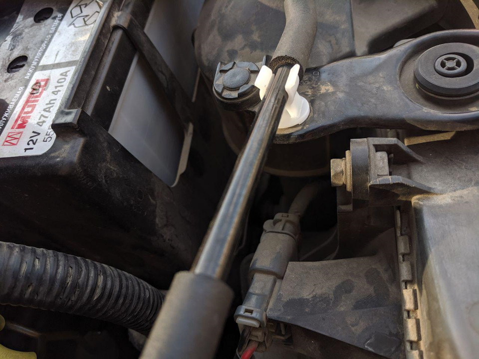 Крепление, клипса планки (держателя) капота — Honda Accord (7G), 2,4 л ...
