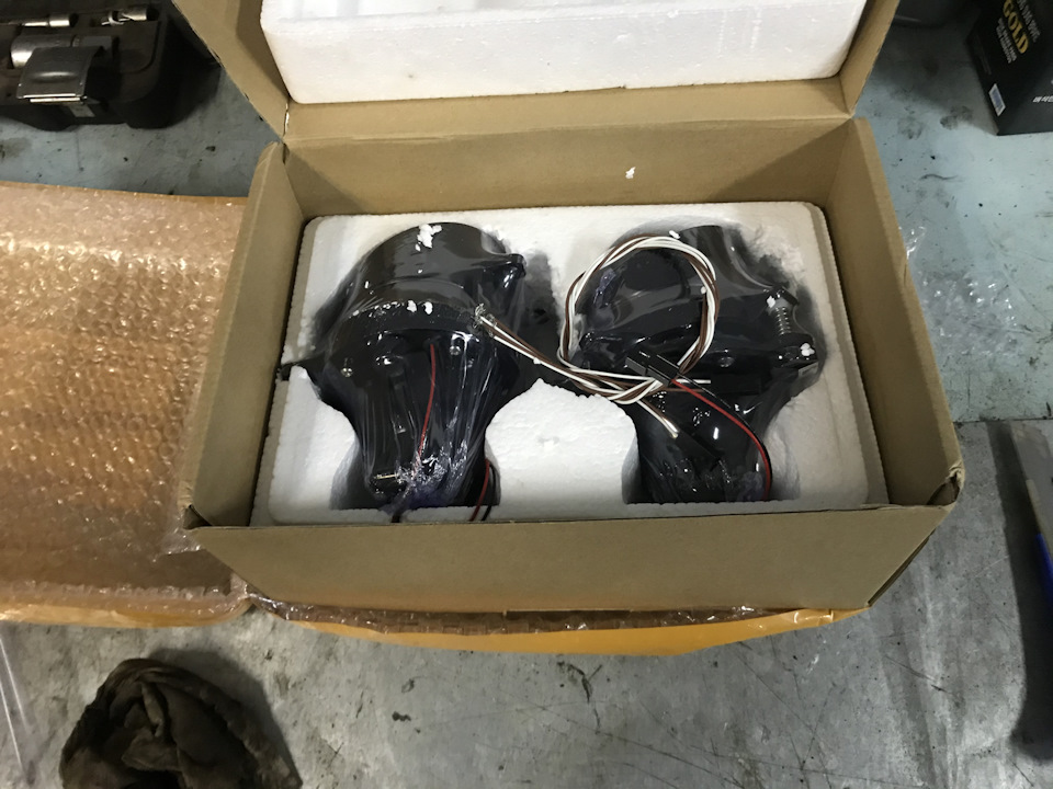 Замена отражателей линз в фарах и Установка линзовых Туманок — Toyota ...