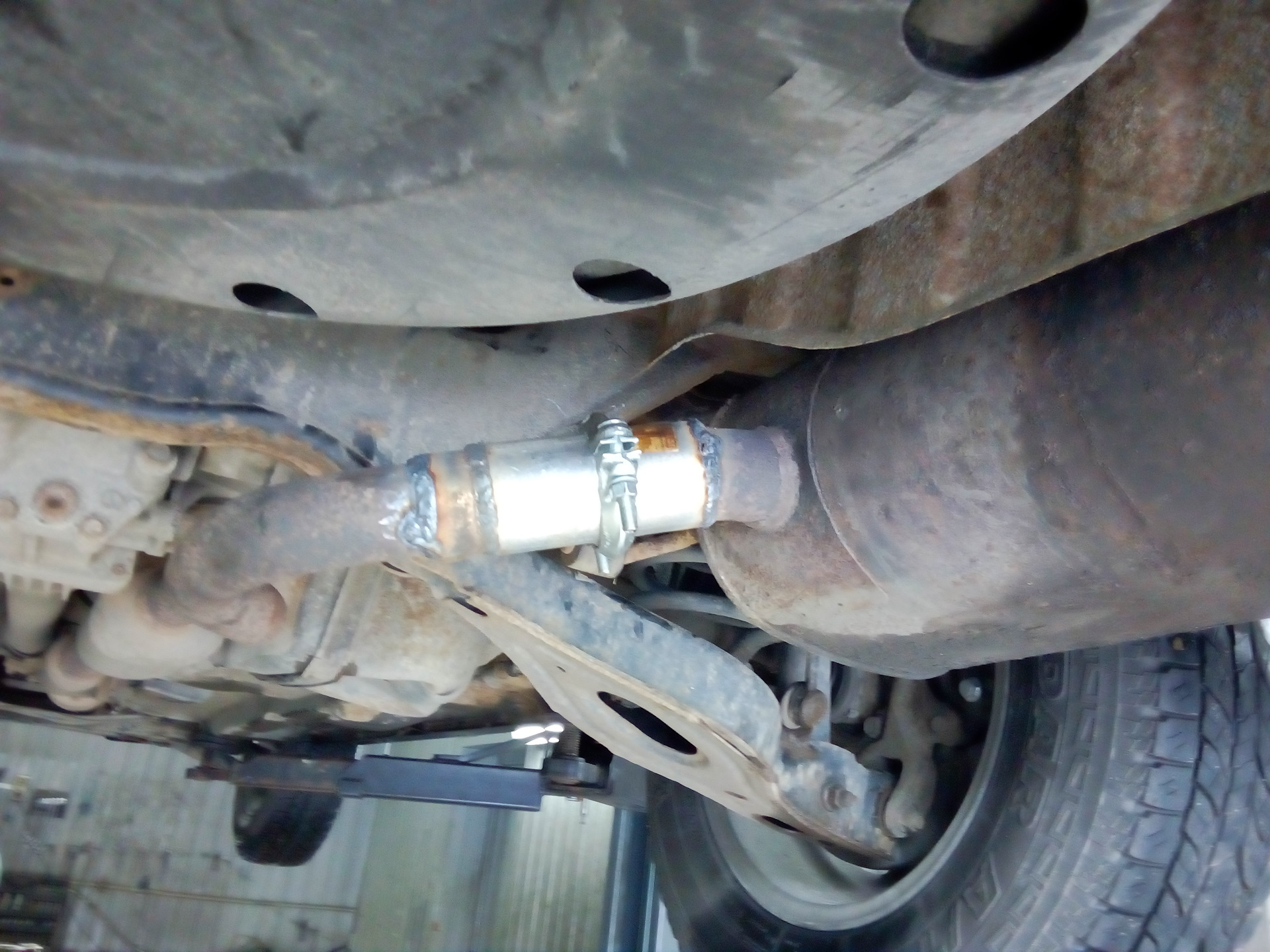 Ремонт глушителя — Peugeot 4007, 2,4 л, 2010 года | визит на сервис ...