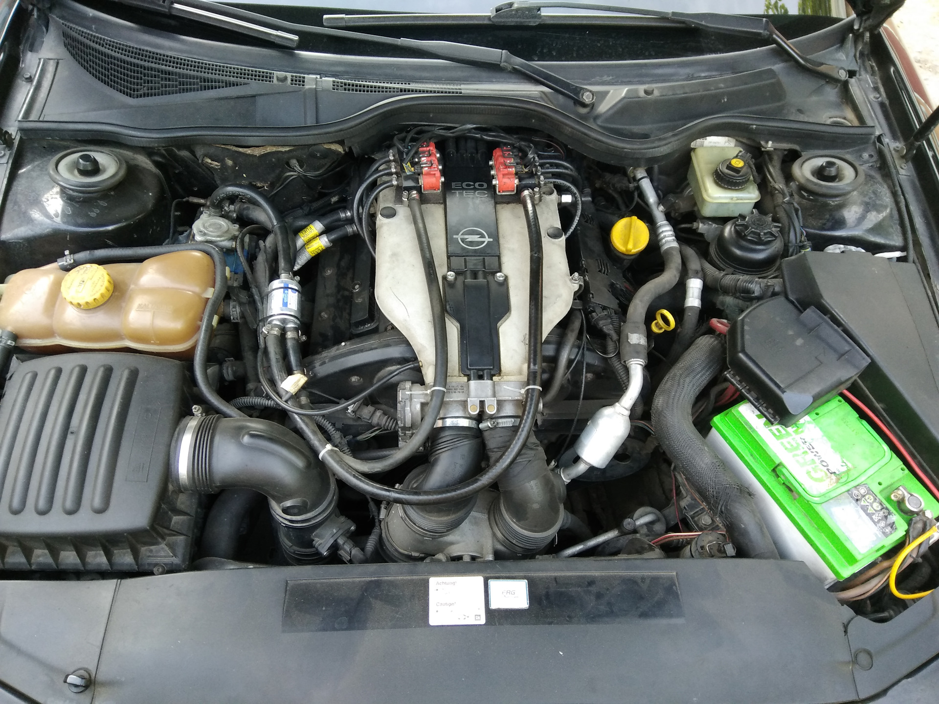 Ремонт омега б. Опель Омега 2.6 v6. Opel Omega b v6 , мотор. Двигатель v6 Opel Omega. Opel Omega b v6 2.5.