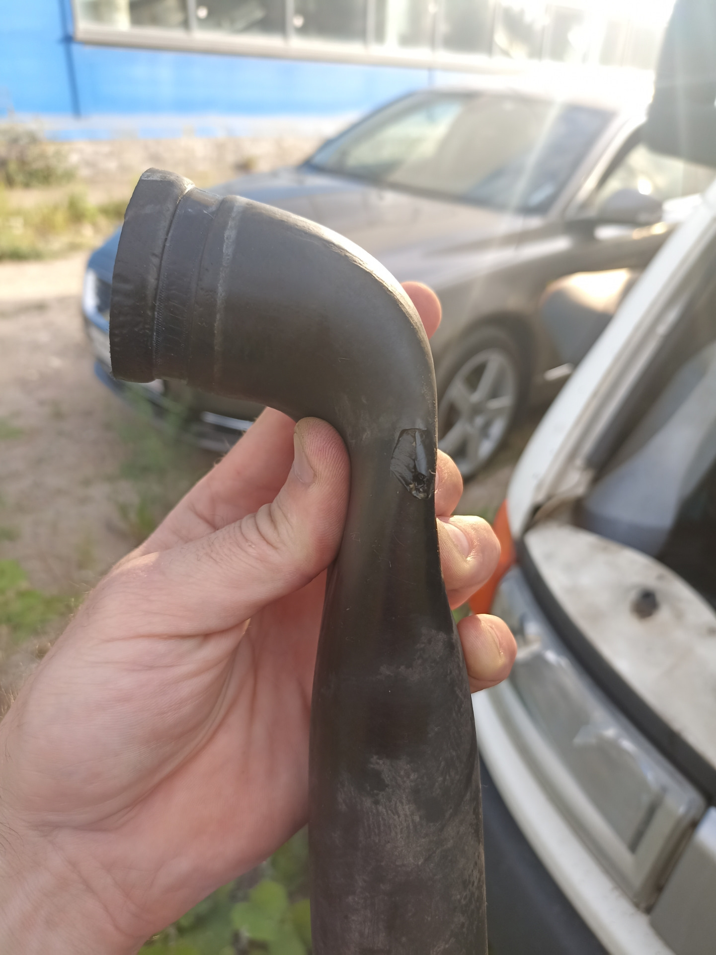 Лопнул от старости верхний патрубок радиатора — Iveco Daily (3G), 2,8 л ...