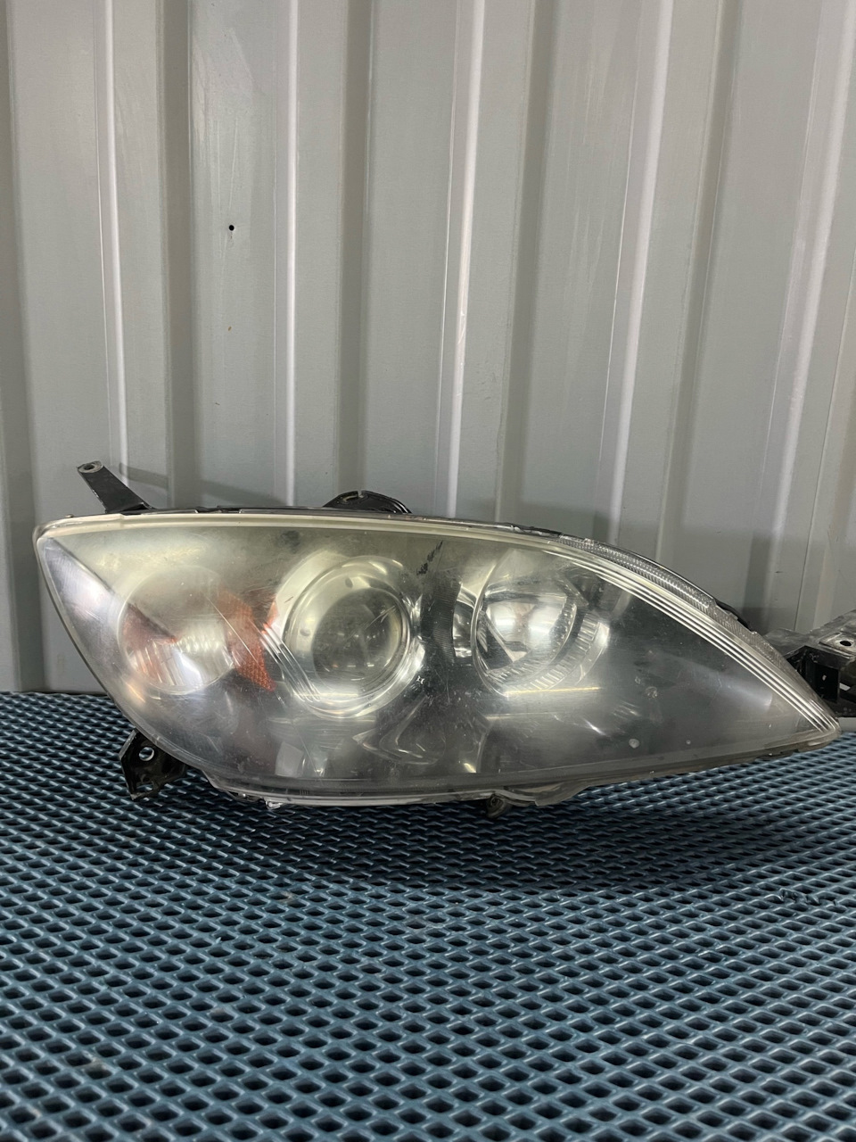 Mazda 3 Установка ангельских глазок — Global LED на DRIVE2