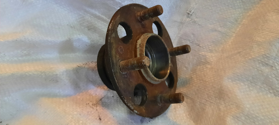 Шумит задний подшипник (легкая процедура замены) — Honda Fit (1G), 1,3 ...