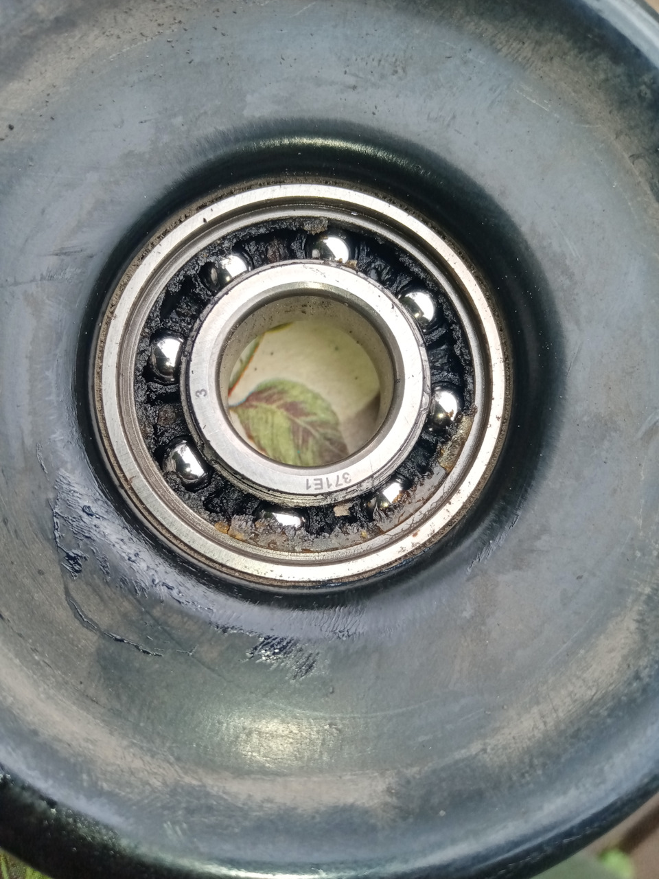 Сверчок под капотом. — Hyundai Solaris, 1,4 л, 2012 года | своими ...