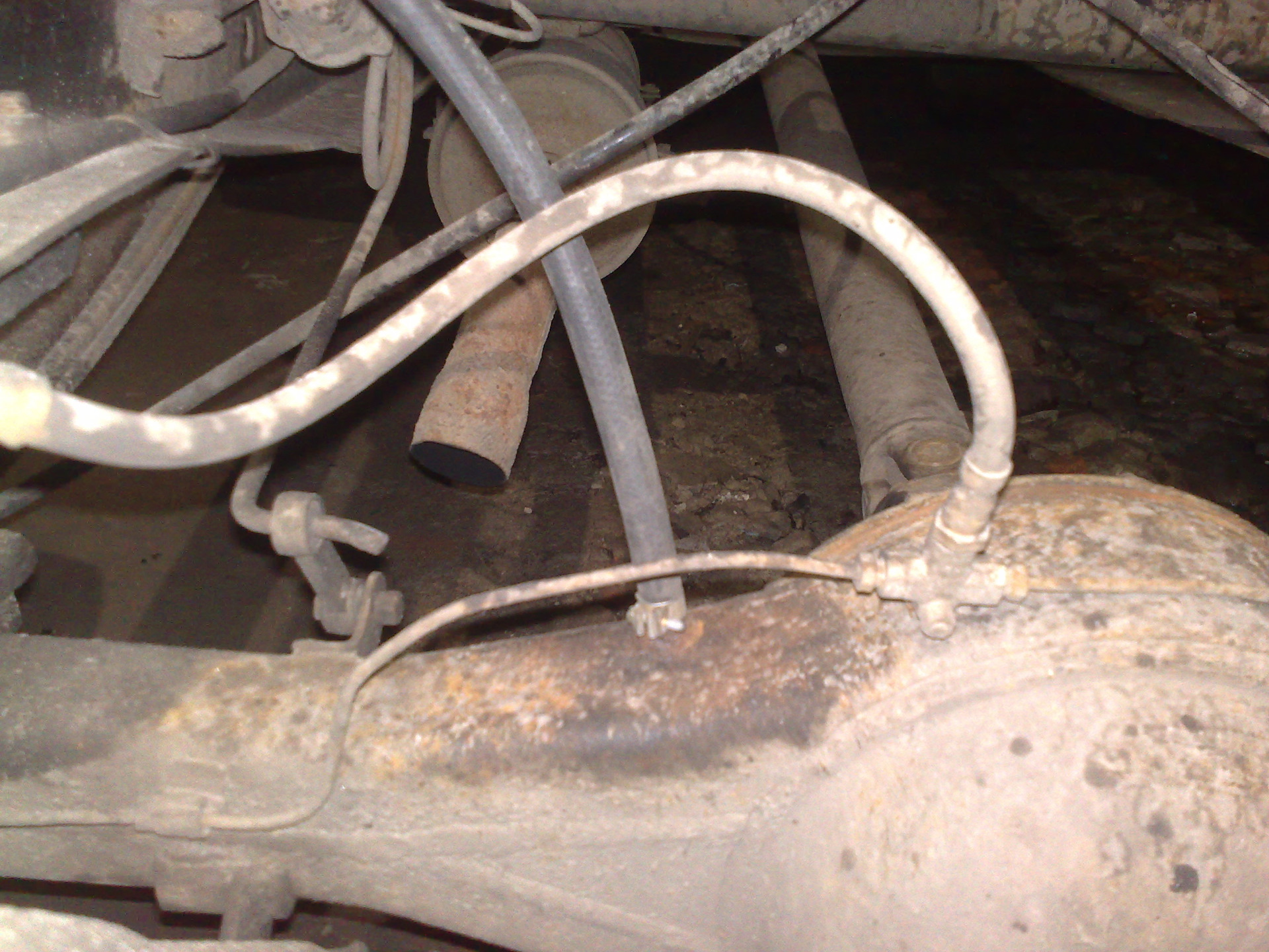 Сапун заднего моста ман тга. Задний мост на ман tgs. Сапун заднего моста фольксваген амарок. Сапун заднего моста ман. Сапун заднего моста амарок.