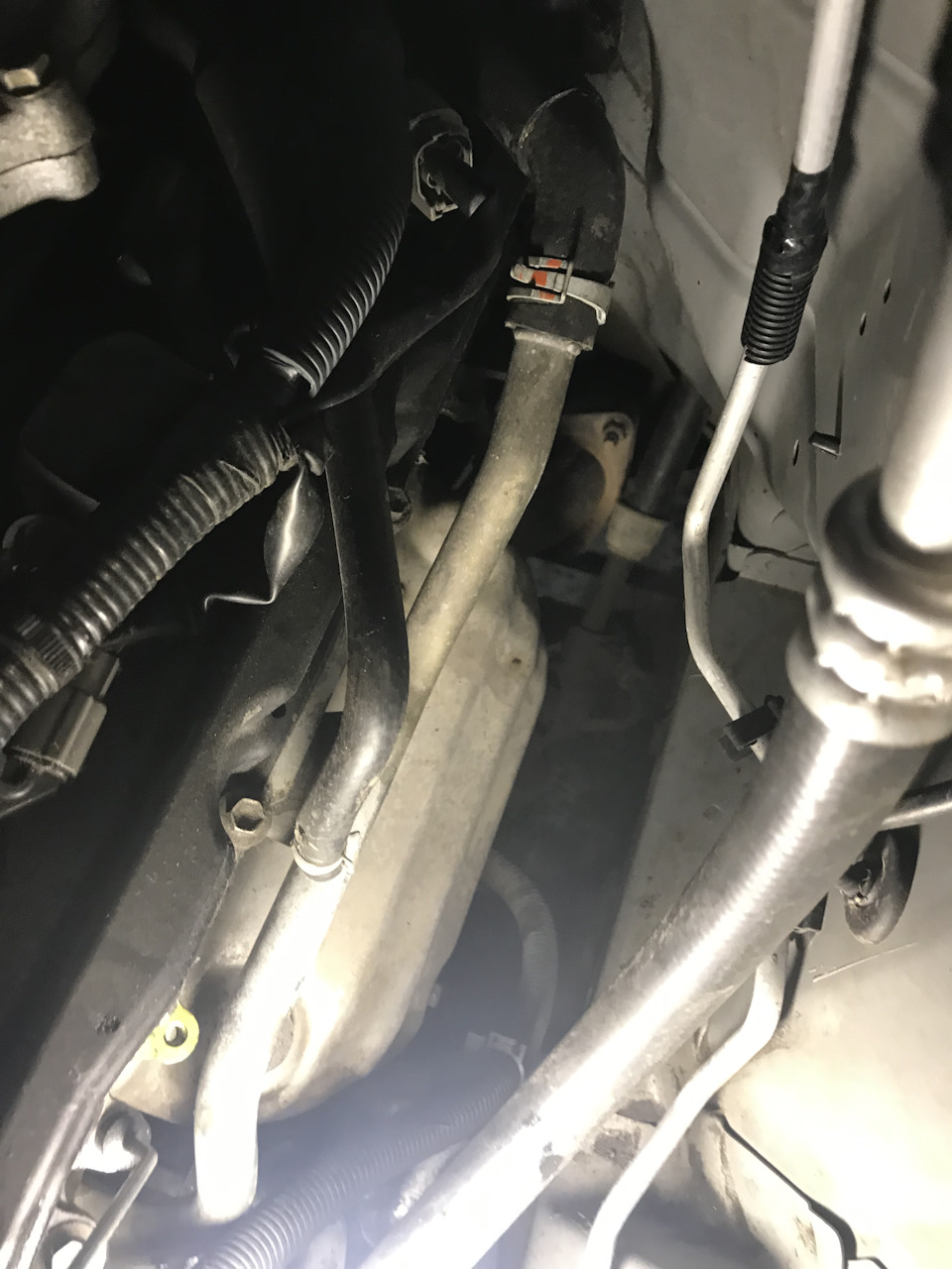 Течь масла из под клапанной крышки инфинити ФХ 35 — DRIVE2