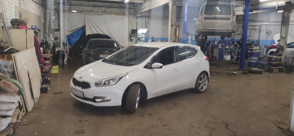 Замена шаровых опор. — KIA Ceed (2G), 1,6 л, 2014 года | визит на ...