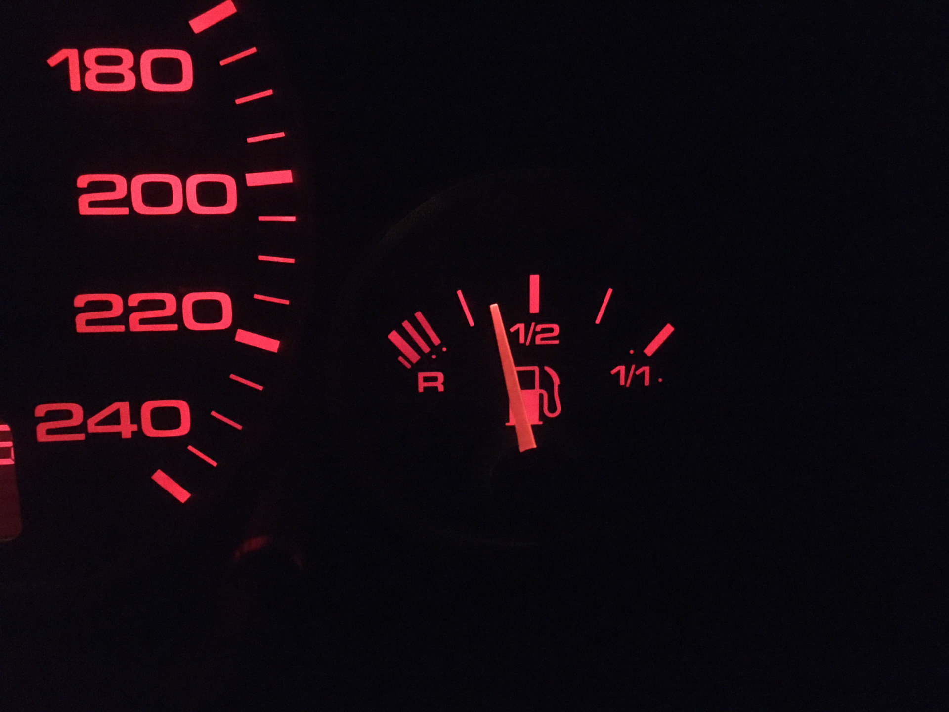 Стрелка температуры акцент тагаз артикул. Hyundai accent тахометр артикул. Шкала топлива ниссан альмера классик. Стрелка датчика. Стрелка на датчике топлива.