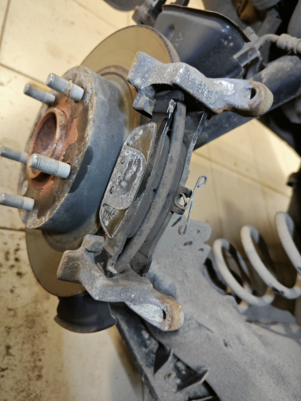 ティーズ ページ Задние тормозные диски и колодки — Mazda CX-30, 2 л, 2021 года