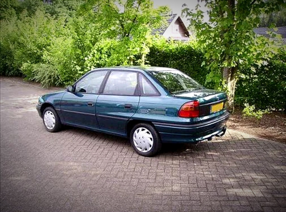 Opel седан фуруши 1997