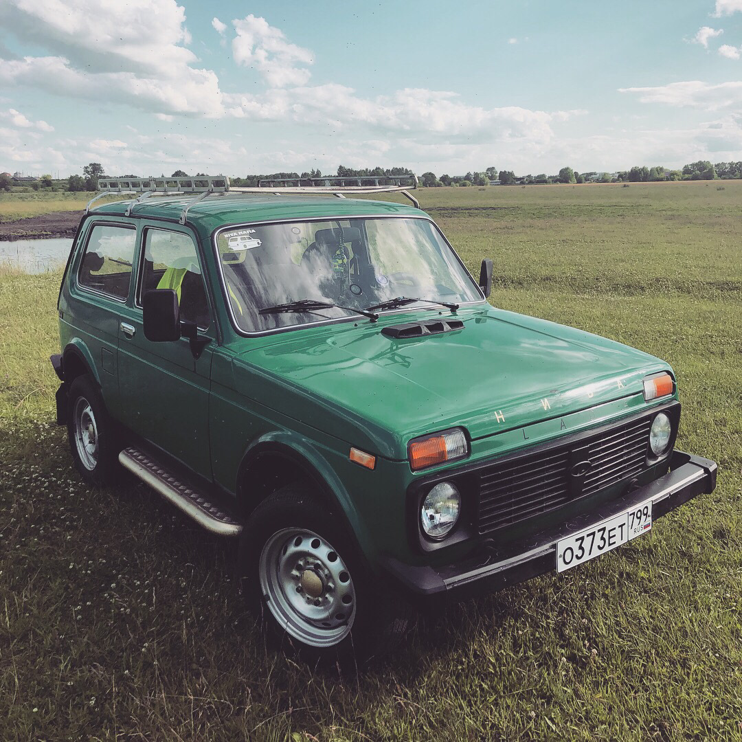 Зеленая нива. Lada 4x4 Green. Нива 2121 темно зеленая. Зелёный металлик 2121 Нива. Лада Нива 2121 зеленая.