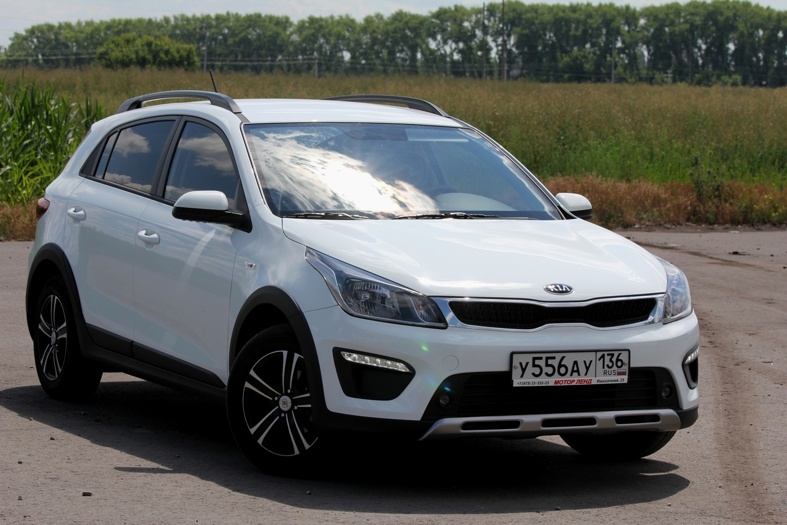 Х лайн фото. Kia Rio XLINE белая. Kia Rio x-line. Kia Rio x-line 2017. Kia Rio x-line белая.