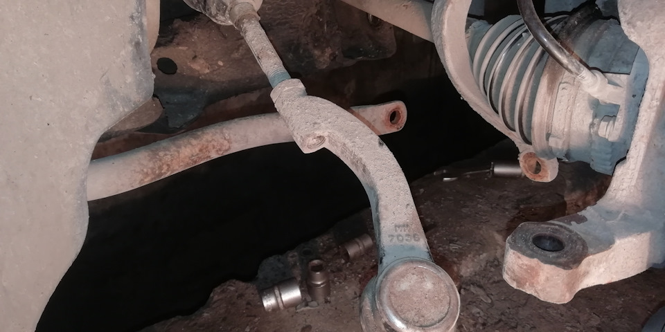 Замена нижних передних рычагов, веселый сход-развал. — ГАЗ Сайбер, 2,4 ...