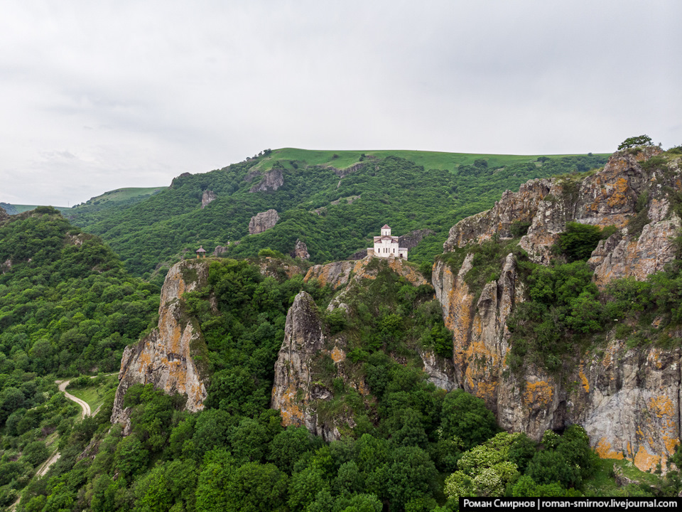 сентинский и шоанинский храмы карачаево черкесская. Смотреть фото сентинский и шоанинский храмы карачаево черкесская. Смотреть картинку сентинский и шоанинский храмы карачаево черкесская. Картинка про сентинский и шоанинский храмы карачаево черкесская. Фото сентинский и шоанинский храмы карачаево черкесская