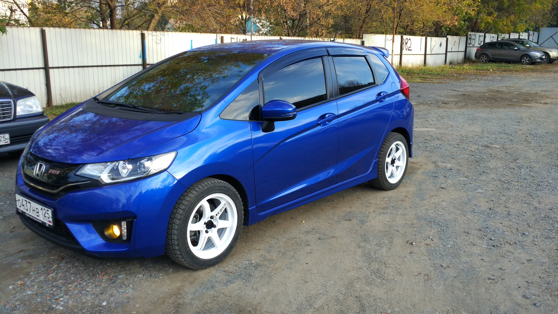 Купить хонда фит в новосибирске. Honda Fit r16. Honda Fit r17. Honda Fit rays. Rays r16 Honda Fit.