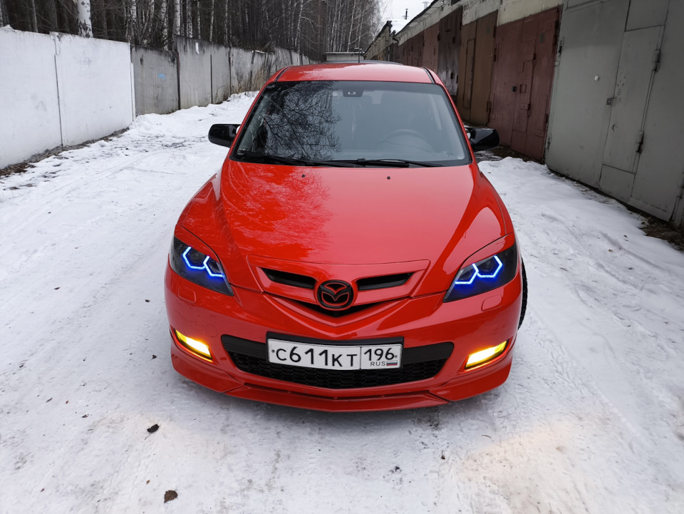 Фары с ресничками — Mazda 3 (1G) BK