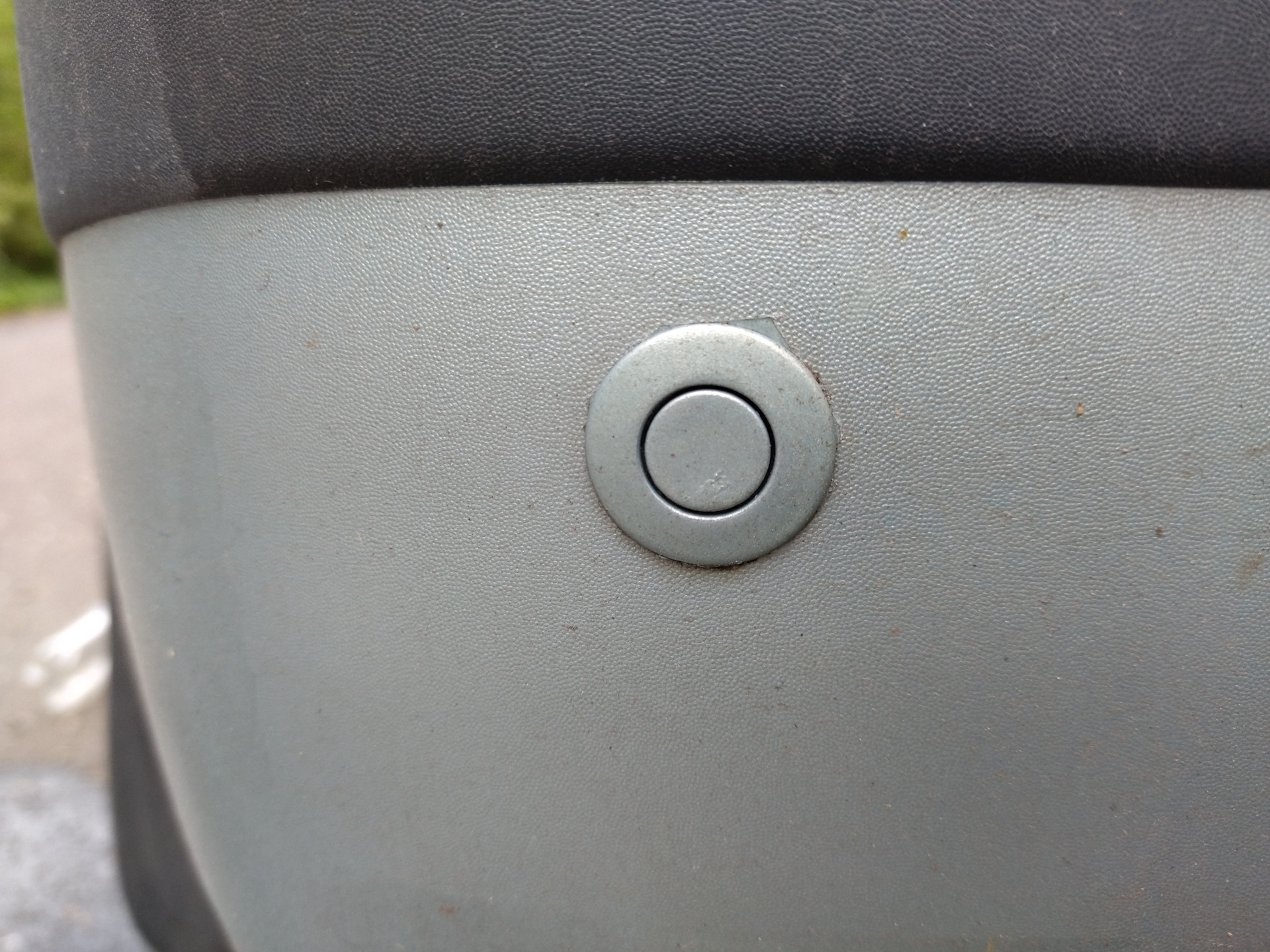 Датчики парковки в цвет бампера. Логан#1 — Renault Logan (1G), 1,4 л ...